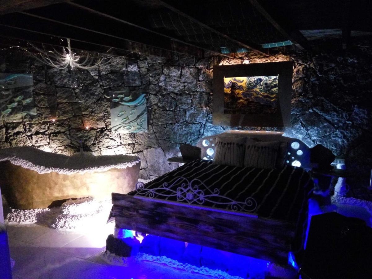 Conil Aloelux Villa ! - Private Villa With Jacuzzi, Cinema ,Massage ,Wonderful View, Art Desing Villa מראה חיצוני תמונה