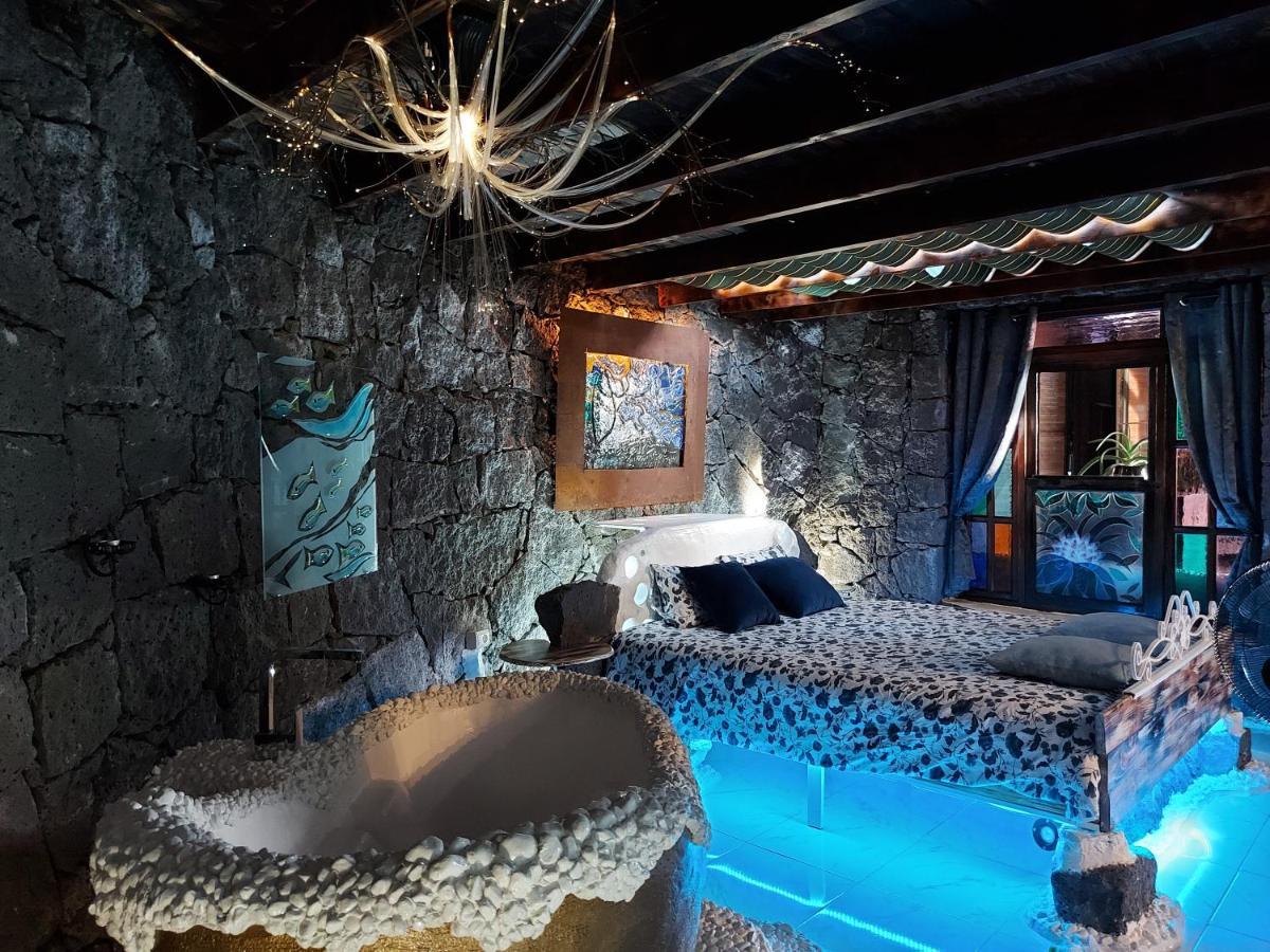 Conil Aloelux Villa ! - Private Villa With Jacuzzi, Cinema ,Massage ,Wonderful View, Art Desing Villa מראה חיצוני תמונה