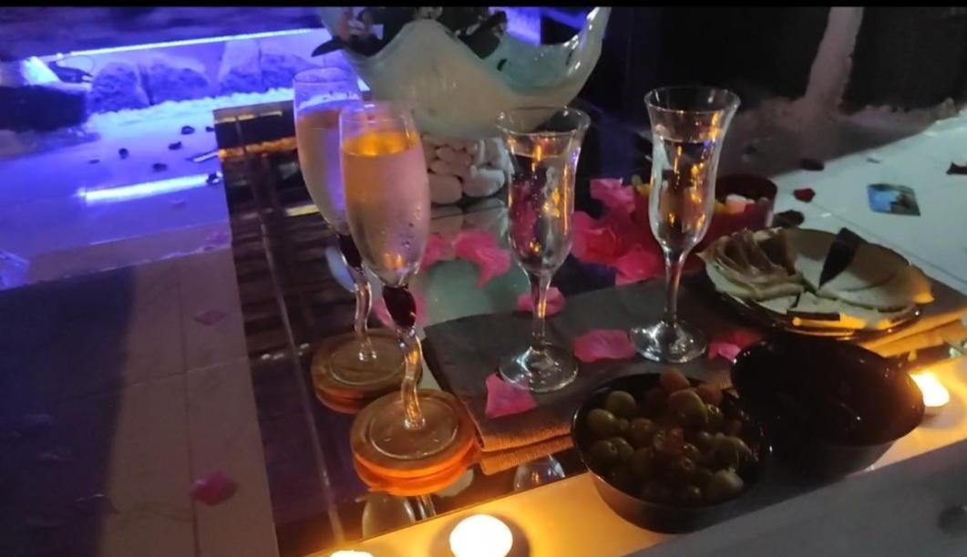 Conil Aloelux Villa ! - Private Villa With Jacuzzi, Cinema ,Massage ,Wonderful View, Art Desing Villa מראה חיצוני תמונה